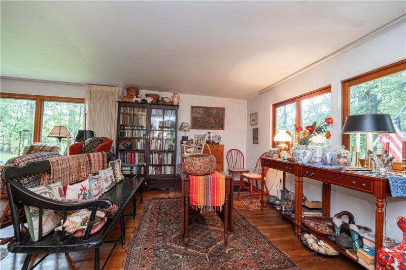 394 IRWIN RD — photo 7