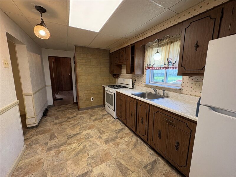 415 Broad St — photo 3