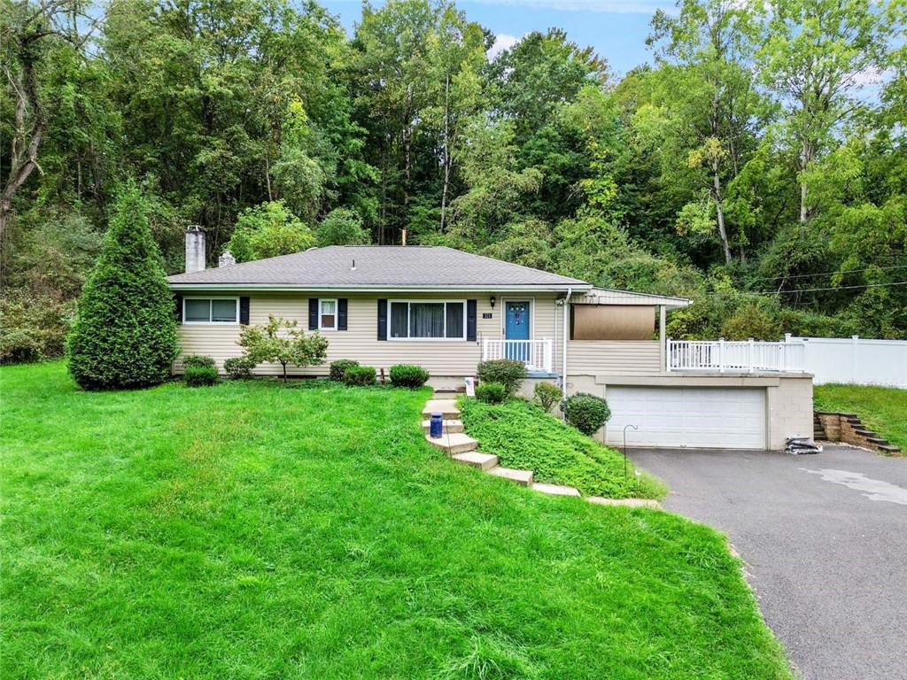 321 Logan Rd — photo 1