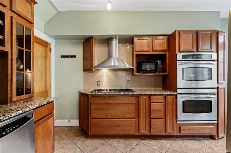 782 Loretta St — photo 8
