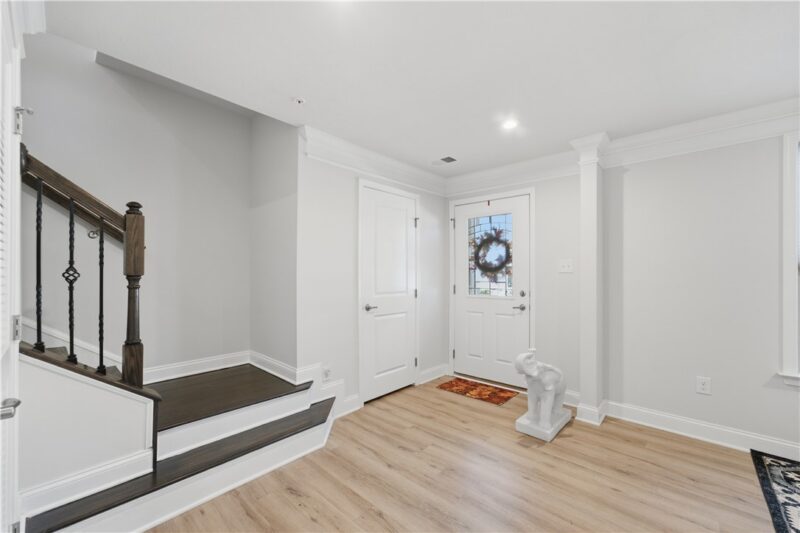 444 Fairmont Dr — photo 4