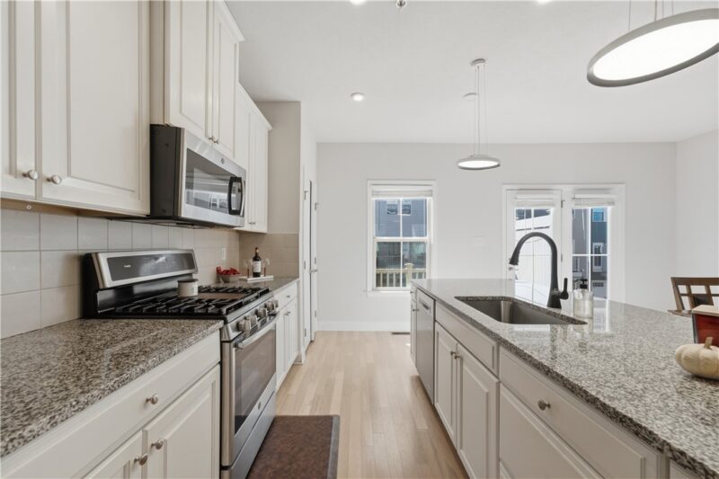 444 Fairmont Dr — photo 5