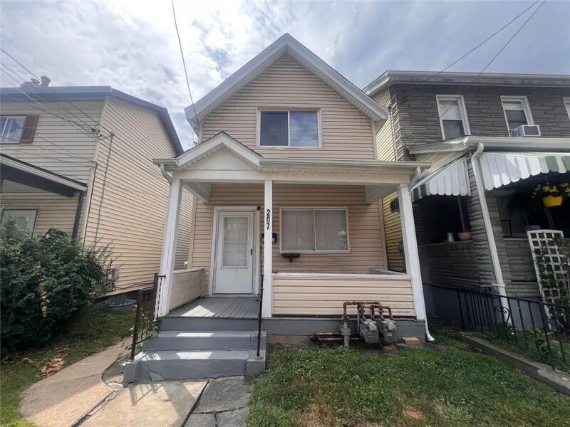 207 Railroad Ave — photo 2