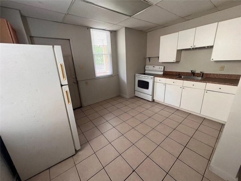 207 Railroad Ave — photo 4