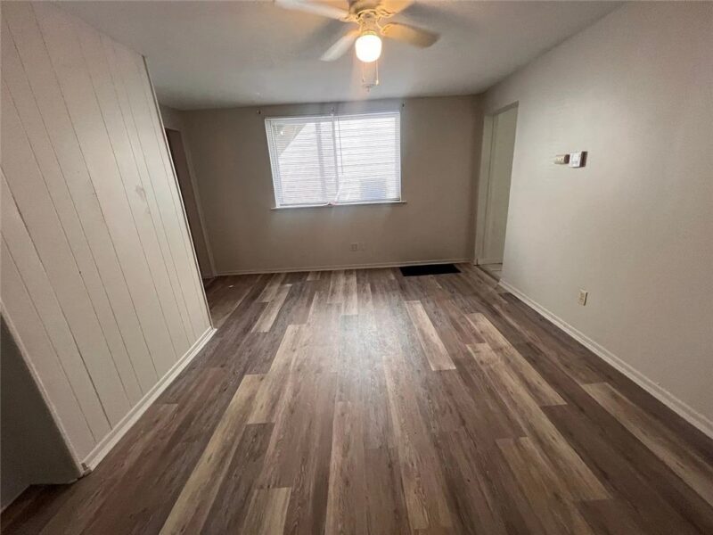 207 Railroad Ave — photo 8
