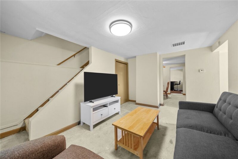 237 Lincoln Ave — photo 5