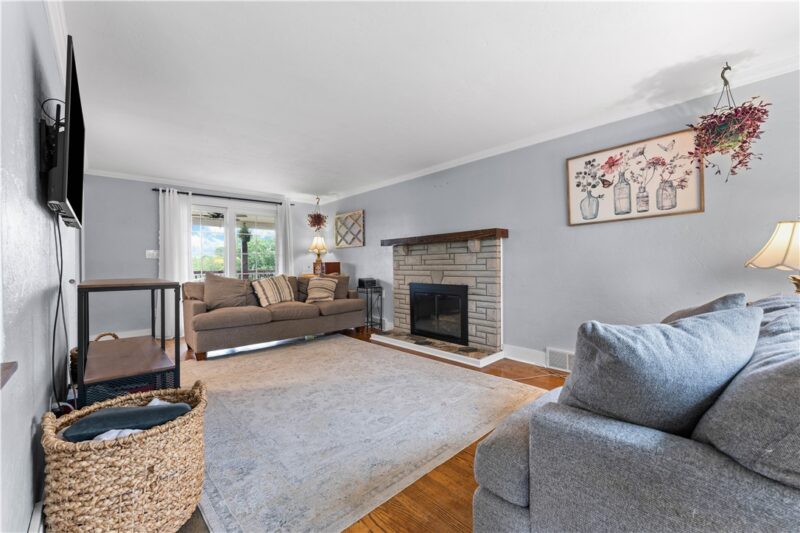 1435 Critchfield Dr — photo 6