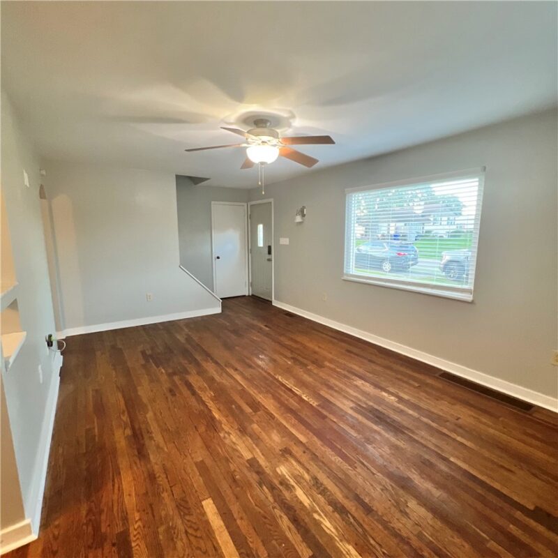 504 Obney Ave — photo 4
