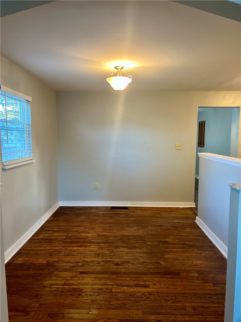 504 Obney Ave — photo 8