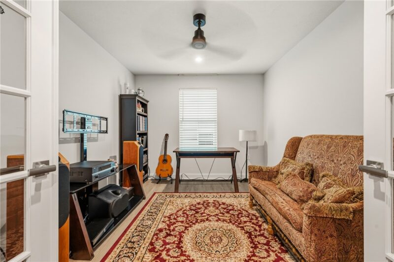 260 Arden Dr — photo 8