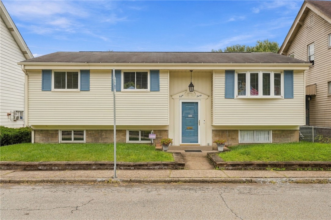 830 FRONT STREET — photo 1