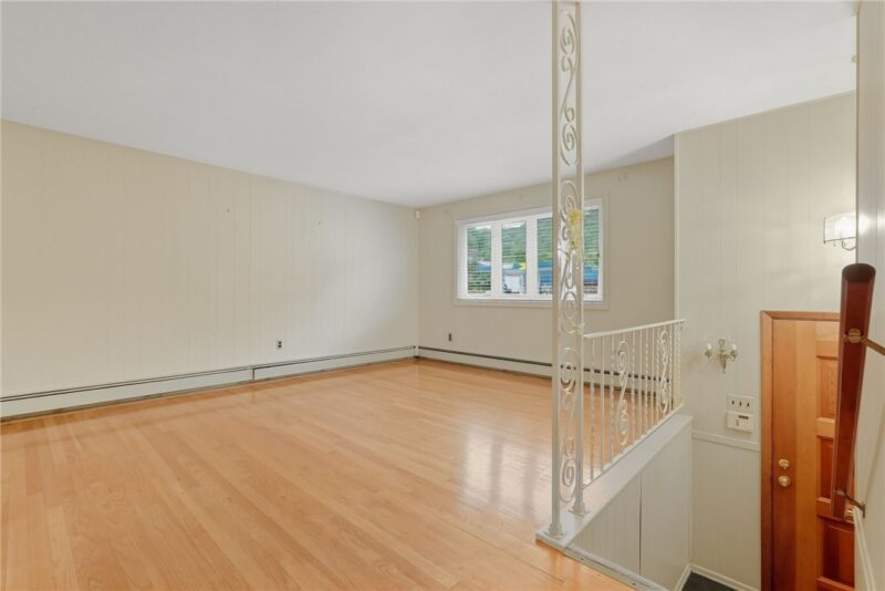 830 FRONT STREET — photo 5