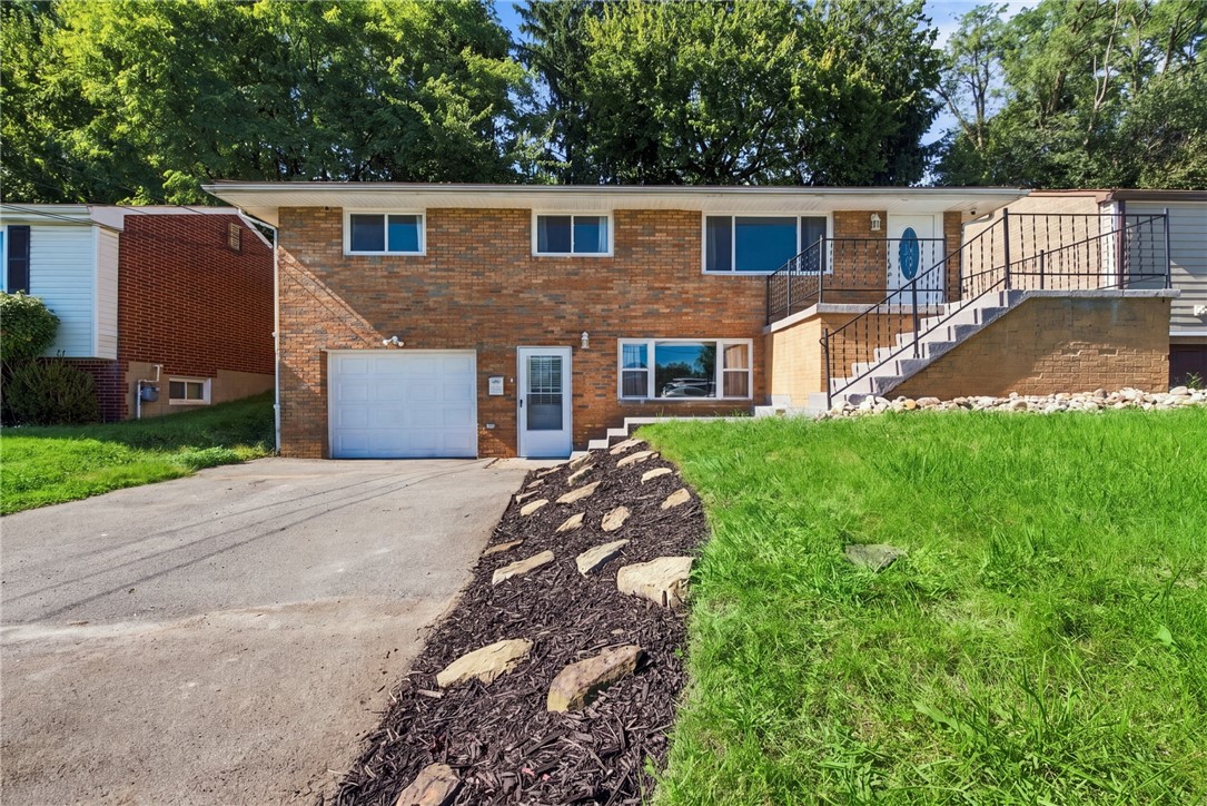 1004 Lessing street — photo 1