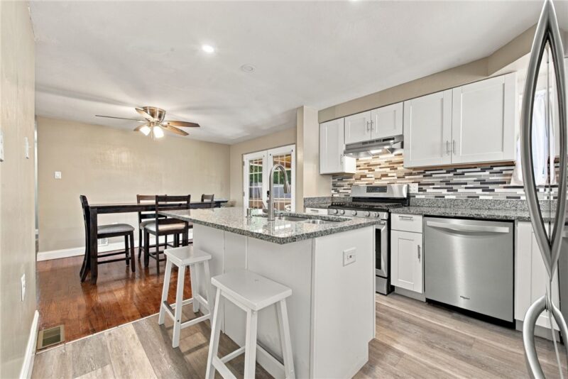 1004 Lessing street — photo 4