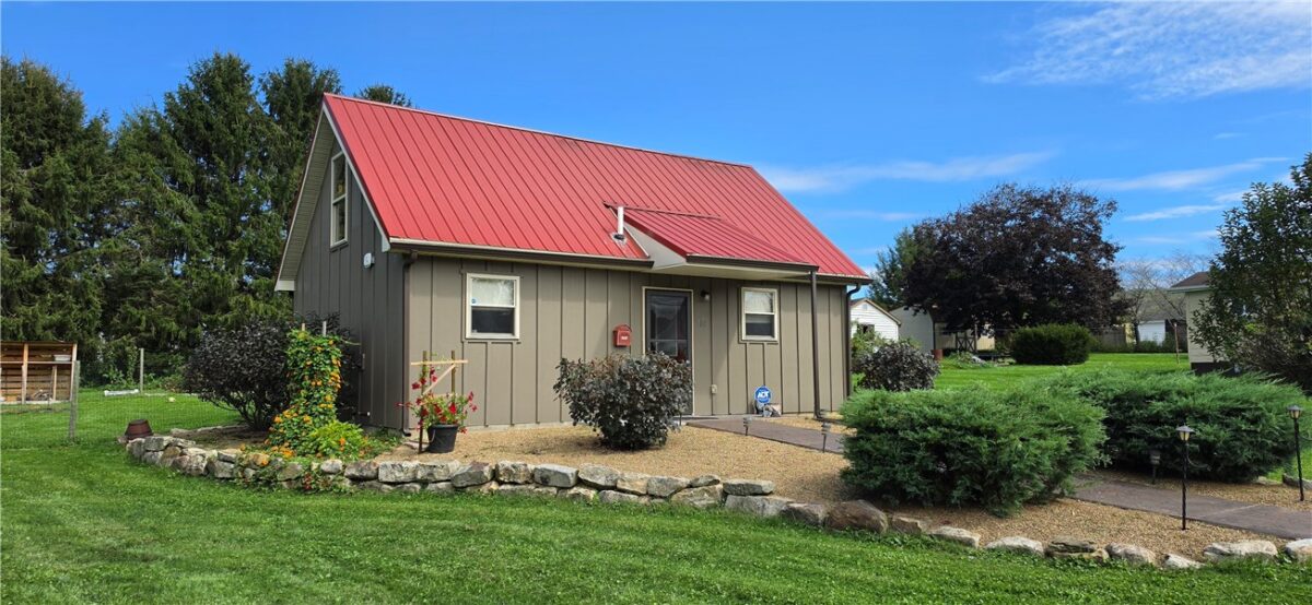 160 Cedar St — photo 1