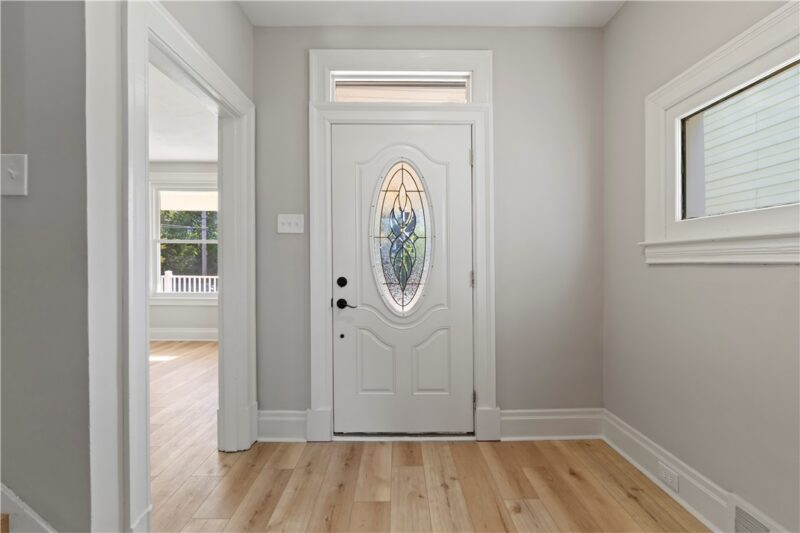 143 Blackhawk St — photo 3