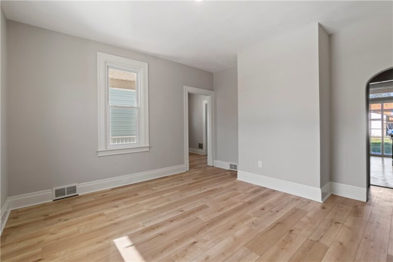 143 Blackhawk St — photo 5