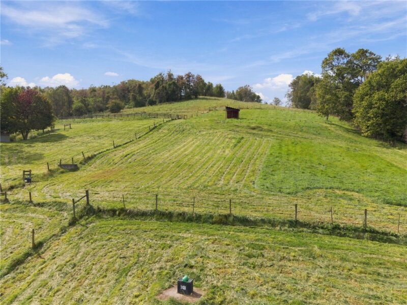 327 Sugar Run Rd — photo 4