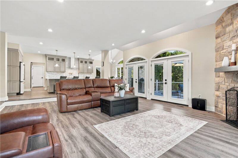 421 Lenox Ct — photo 6