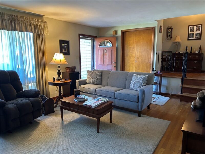 488 Toledo Drive — photo 2