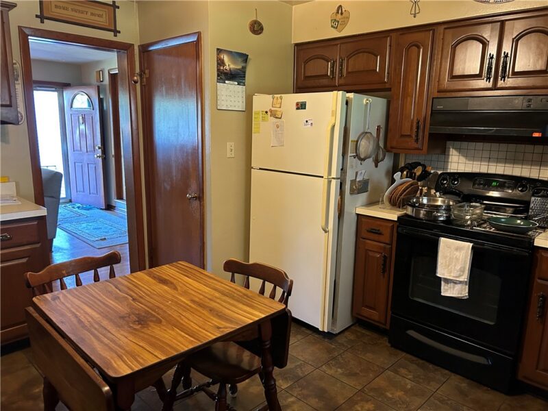 488 Toledo Drive — photo 6
