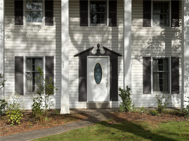 210 Courtney Pl — photo 2