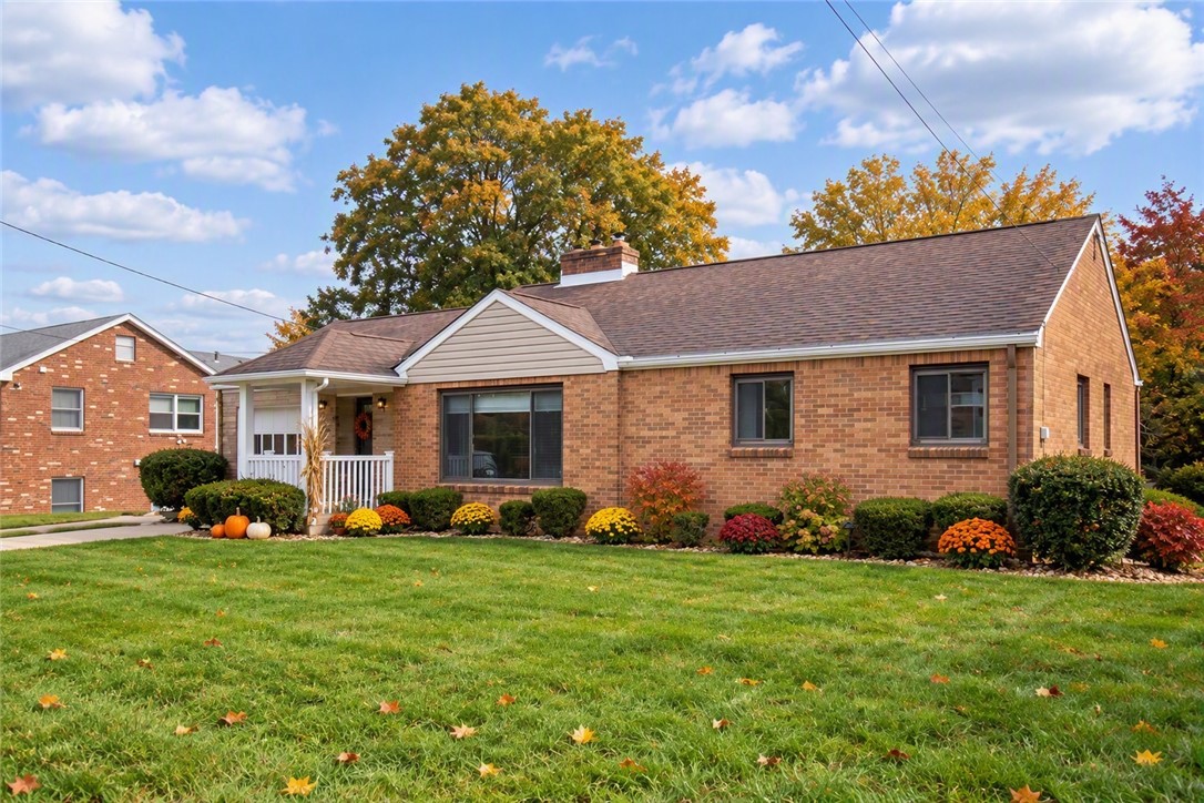 2203 Hemlock Drive — photo 1