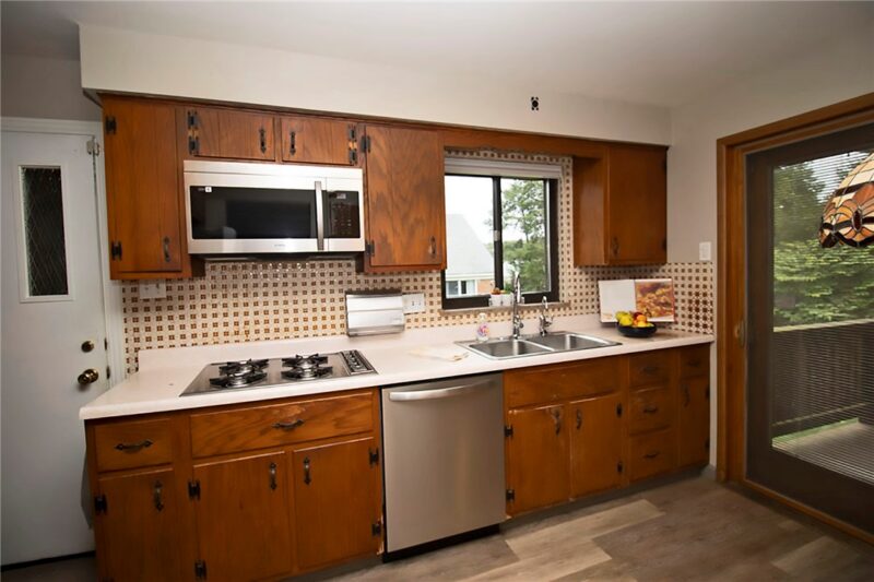 2203 Hemlock Drive — photo 5