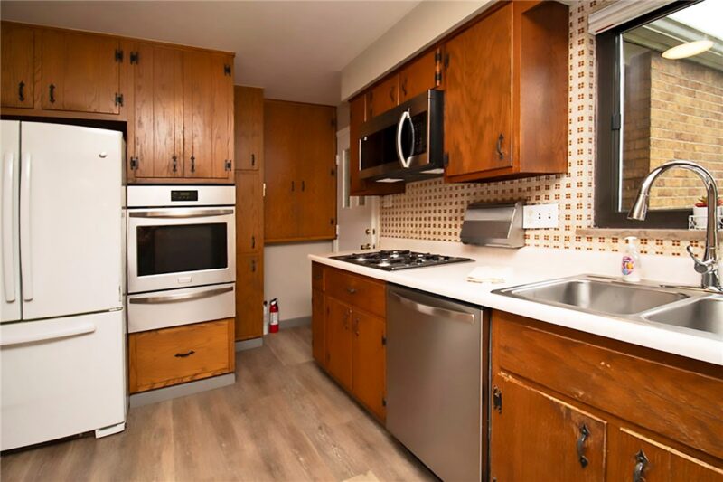 2203 Hemlock Drive — photo 8