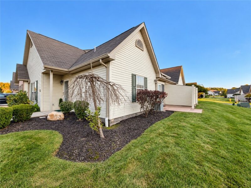 1043 Timberwood Dr — photo 2