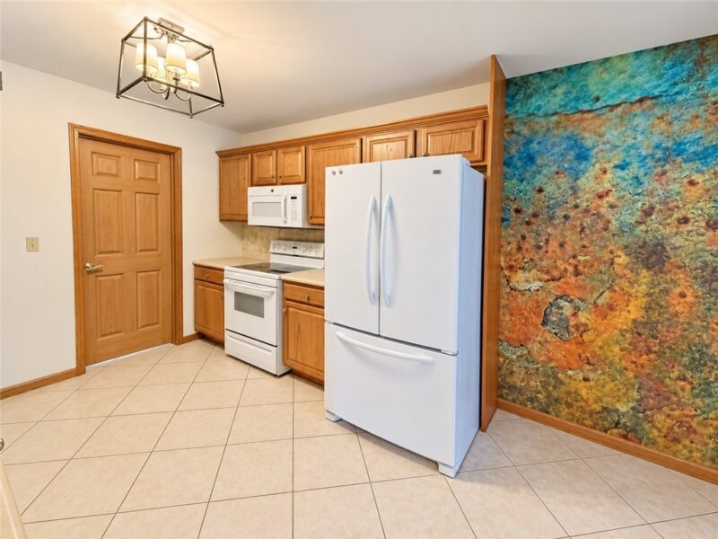1043 Timberwood Dr — photo 4