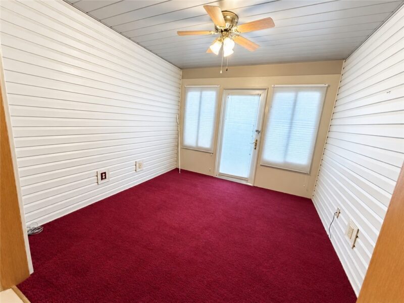1043 Timberwood Dr — photo 7