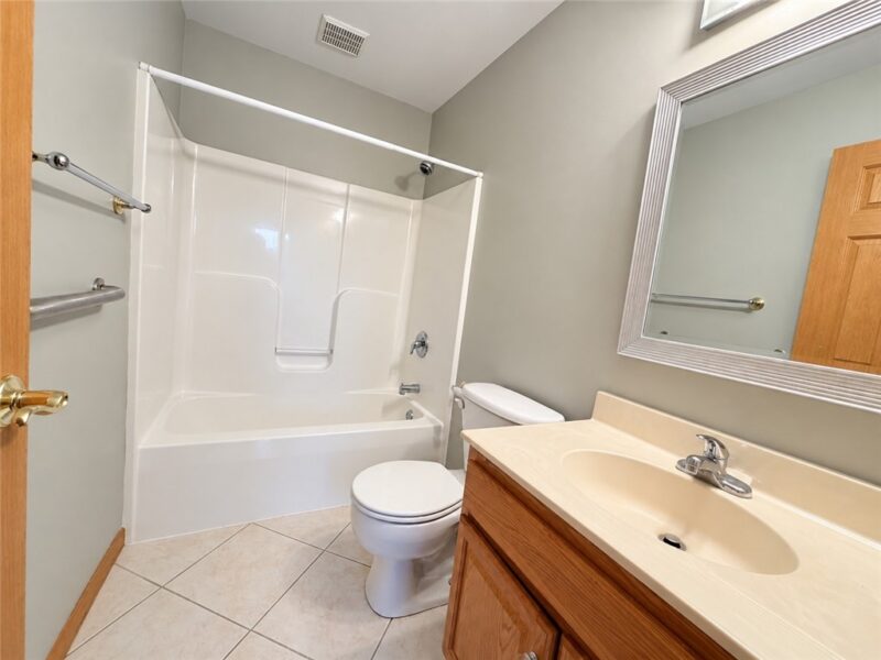 1043 Timberwood Dr — photo 8