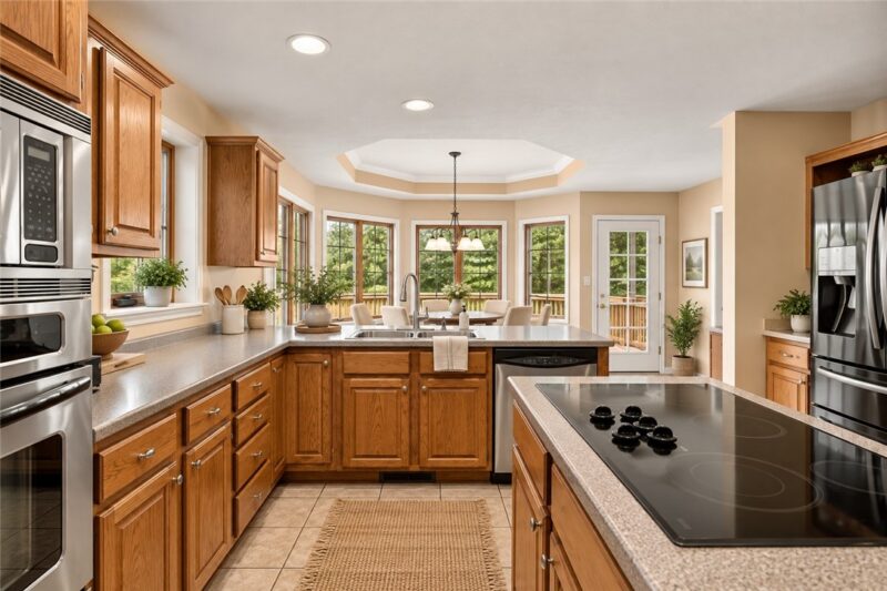 136 Meadow Dr — photo 3