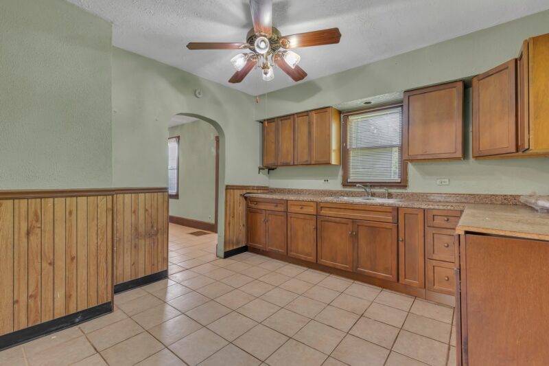 320 Pleasant STREET — photo 4