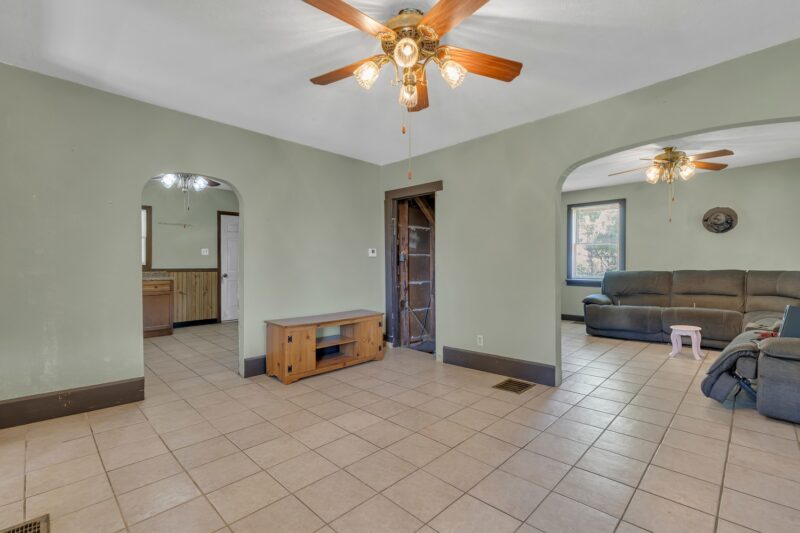 320 Pleasant STREET — photo 5