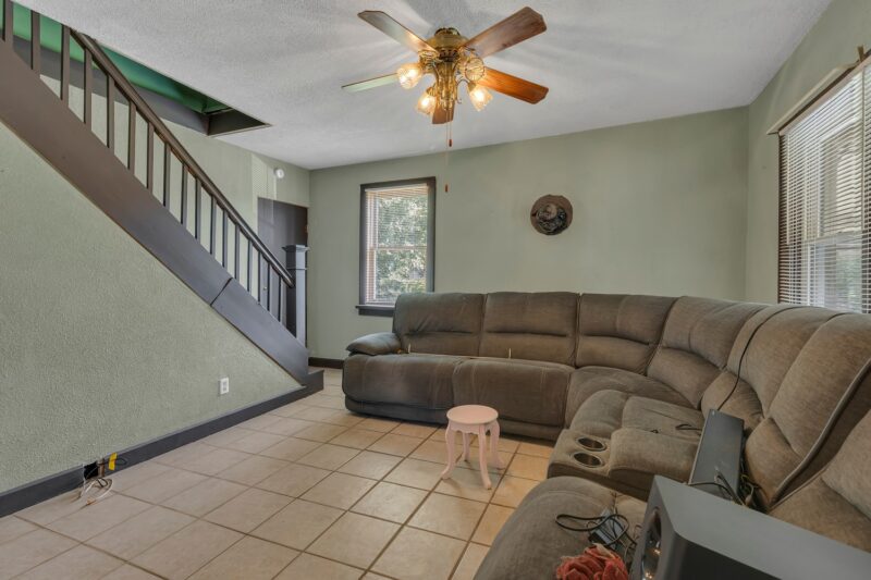 320 Pleasant STREET — photo 8