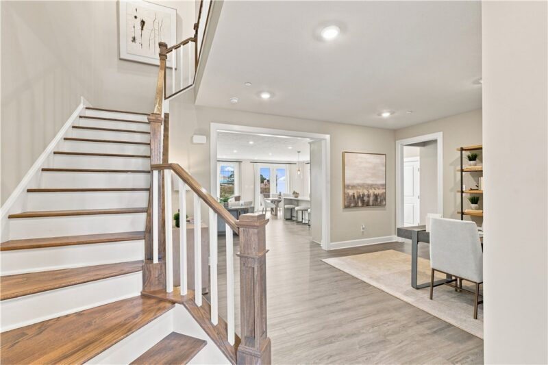 110 Hollow Oak Dr — photo 2