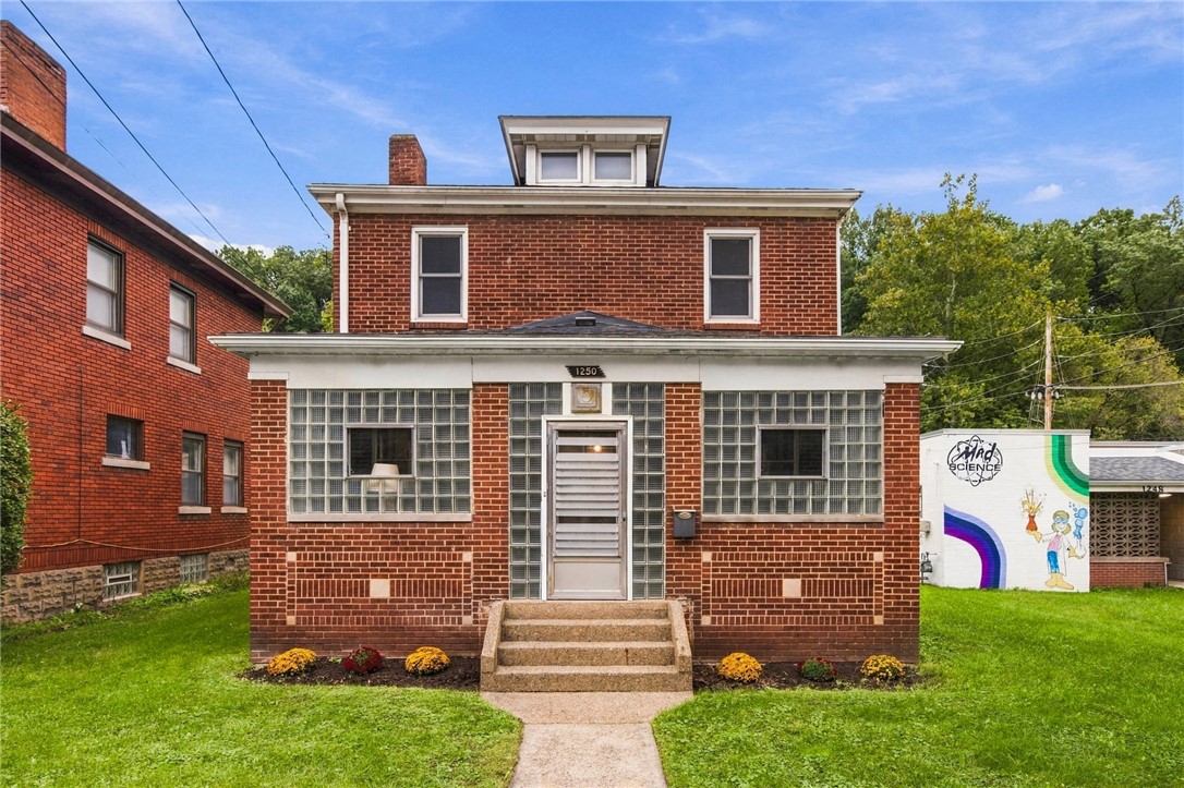 1250 Evergreen Avenue — photo 1