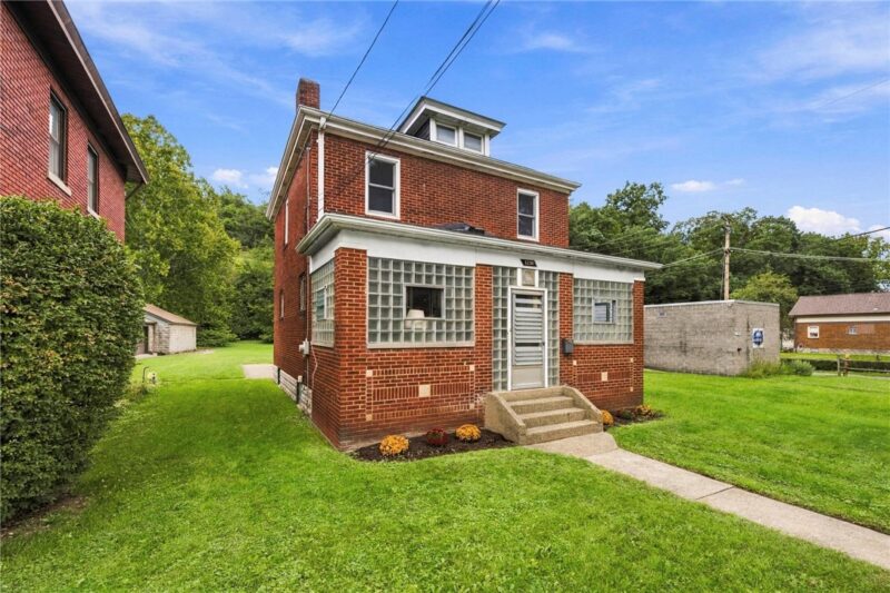 1250 Evergreen Avenue — photo 3