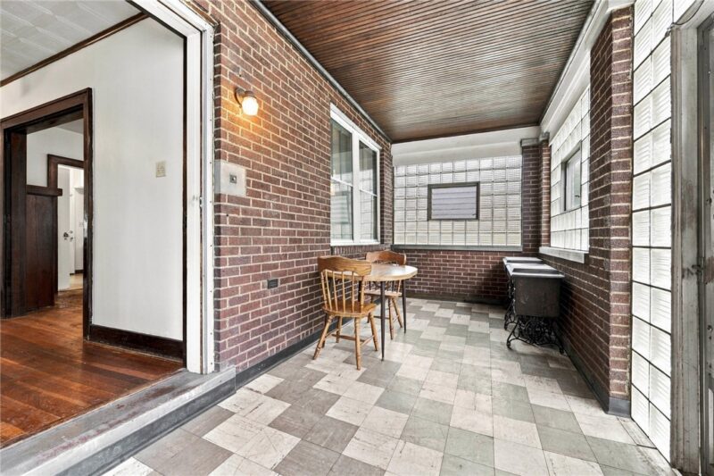 1250 Evergreen Avenue — photo 5