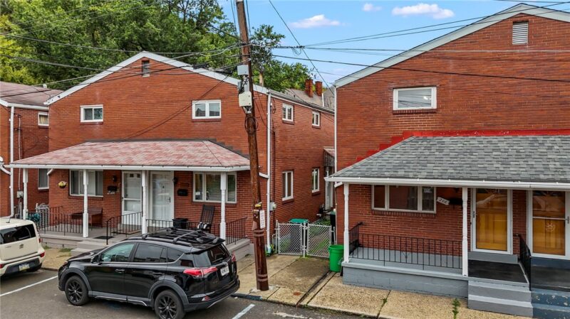 206 School St — photo 2