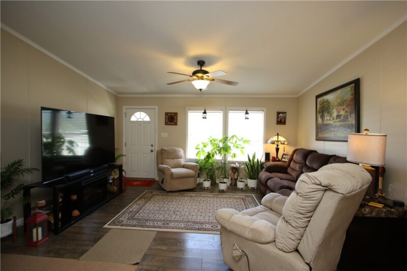 122 Eagle Pointe Dr — photo 3