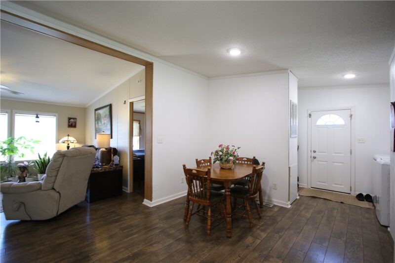 122 Eagle Pointe Dr — photo 4