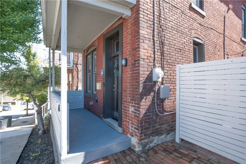 46 Cowan St — photo 3
