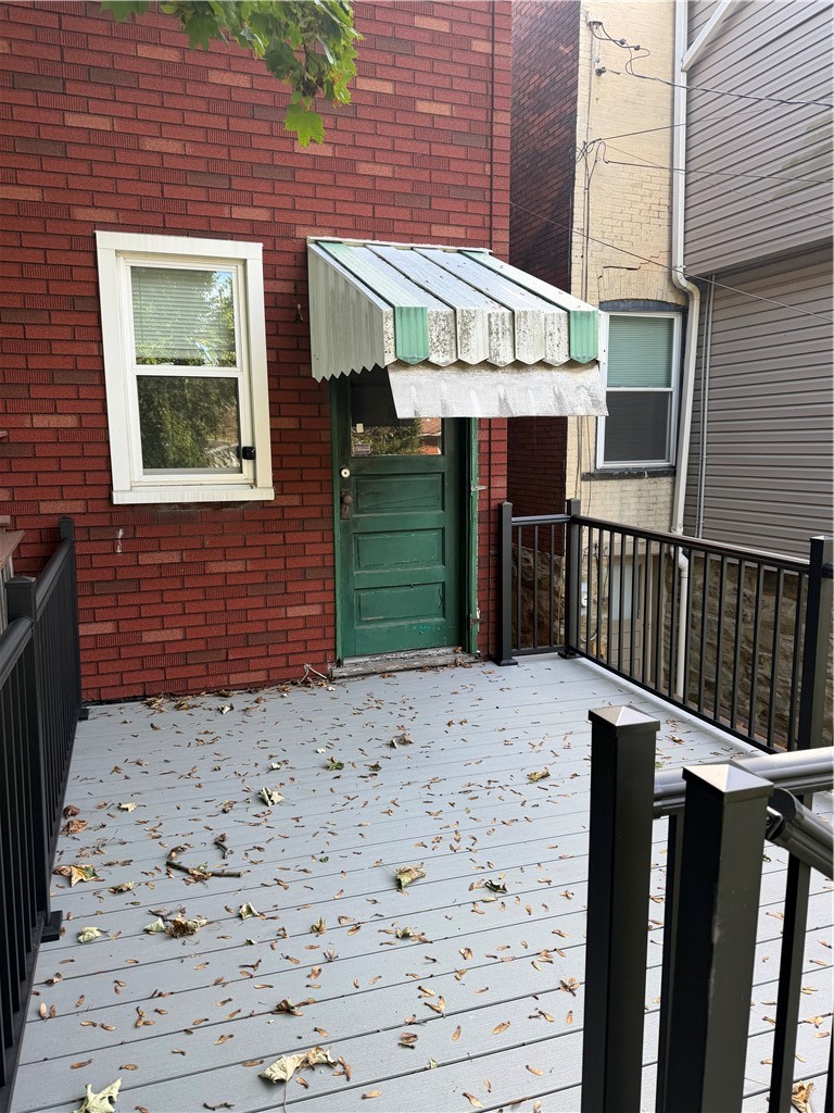 520 Lloyd St — photo 5