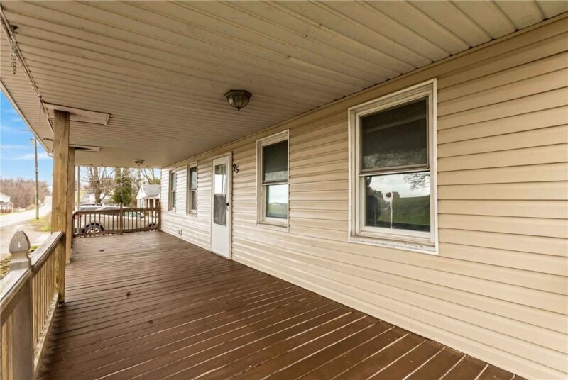 95 E Main St — photo 3