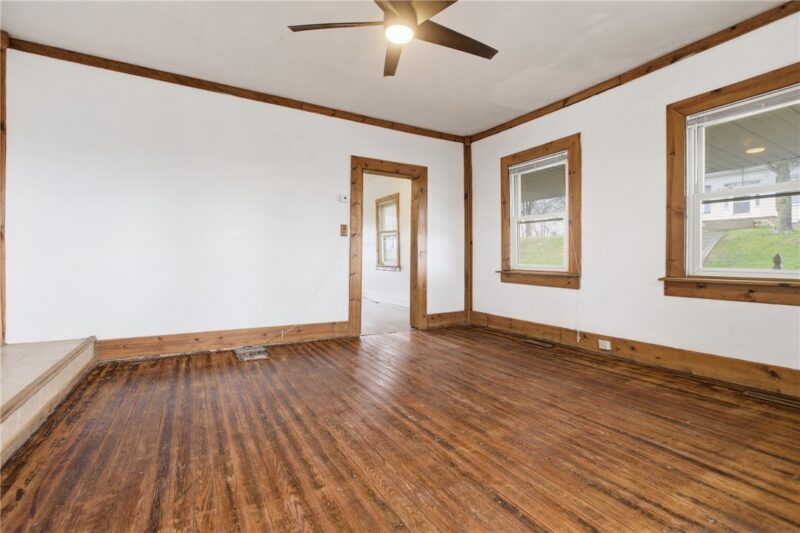 95 E Main St — photo 7