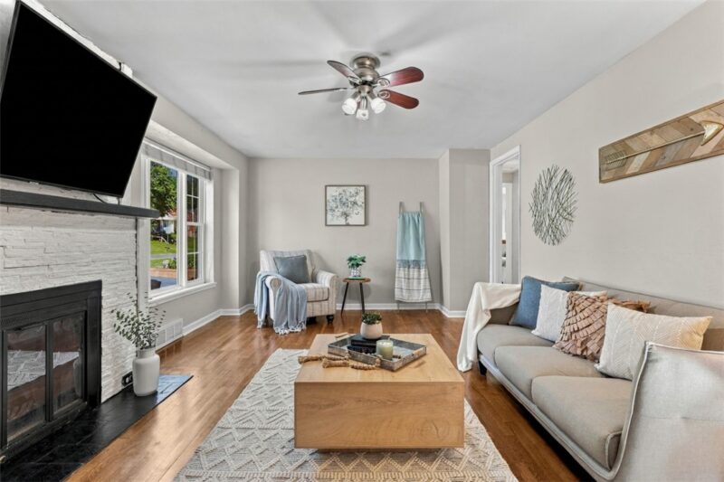 229 ORCHARD SPRING — photo 3