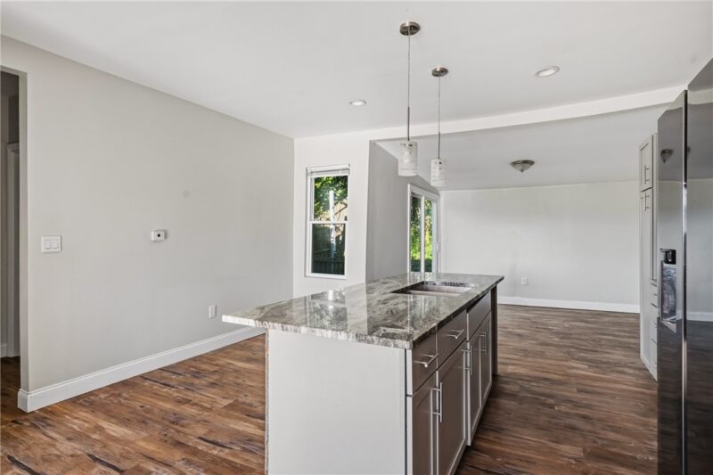 121 Lippert St — photo 5